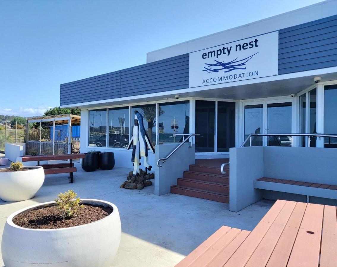 Empty Nest Apartment Penguin Exterior photo